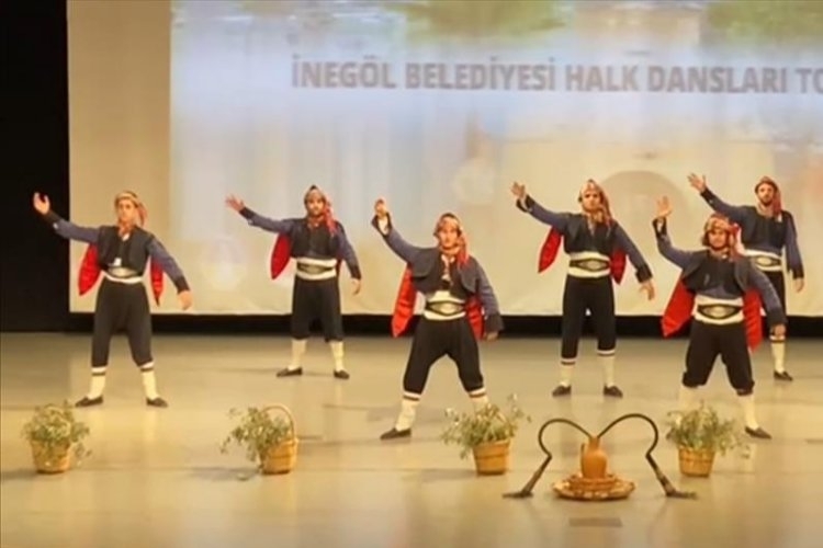 Bursa İnegöl Belediyesi Halk Dansları'ndan KKTC performansı damga vurdu