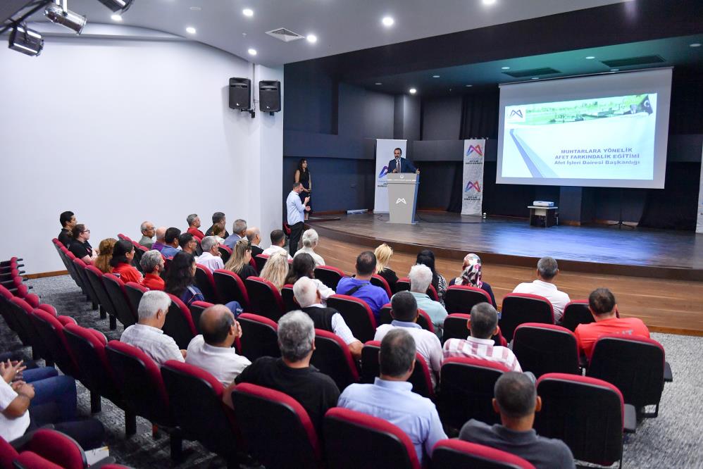 Muhtarlara afet farkındalık eğitimi veriliyor