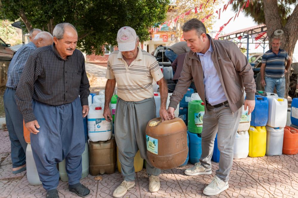 Belediyenin üreticilere solucan gübresi desteği sürüyor