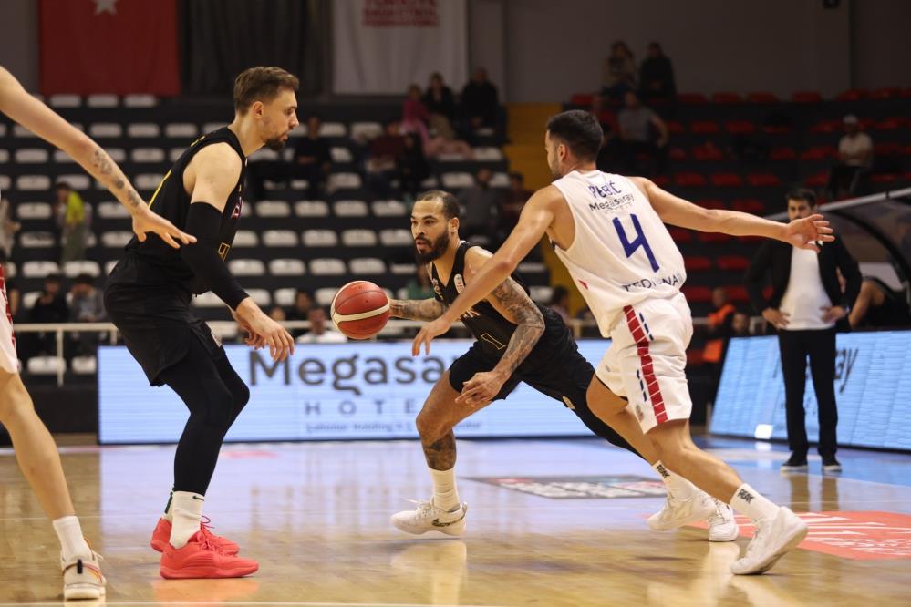 Mersin Spor deplasmandan galibiyetle dönüyor