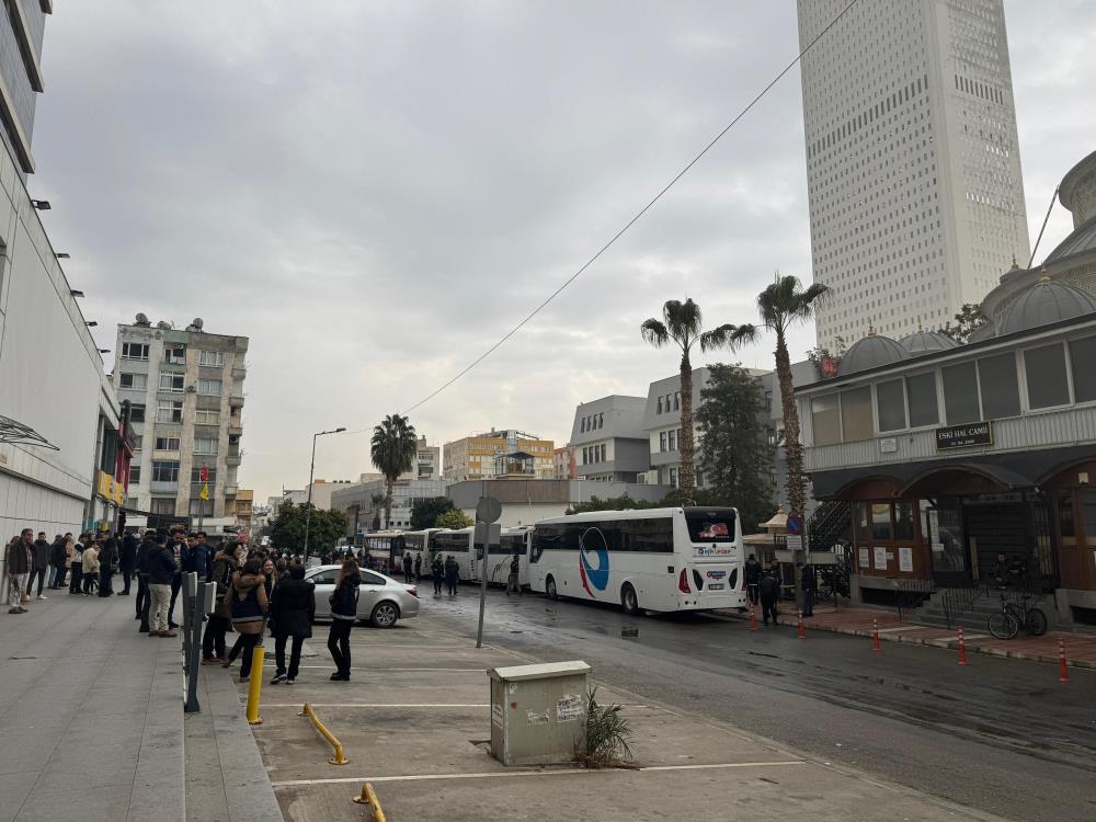 Akdeniz Belediyesinde kayyum göreve başladı