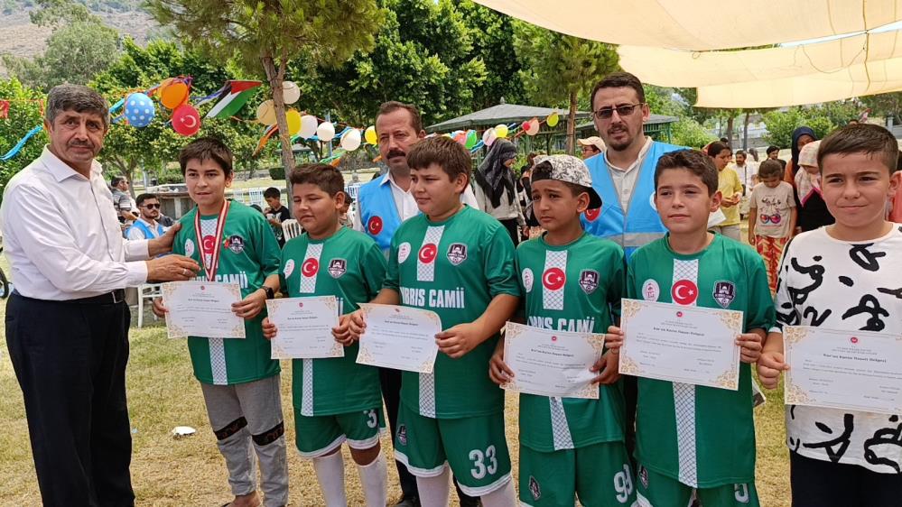 Anamur'da Yaz Kur'an Kursları şenlikle sona erdi