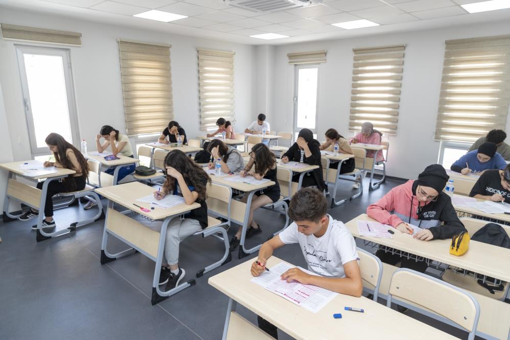 Bin 554 öğrenci ücretsiz kurslarla üniversiteli oldu