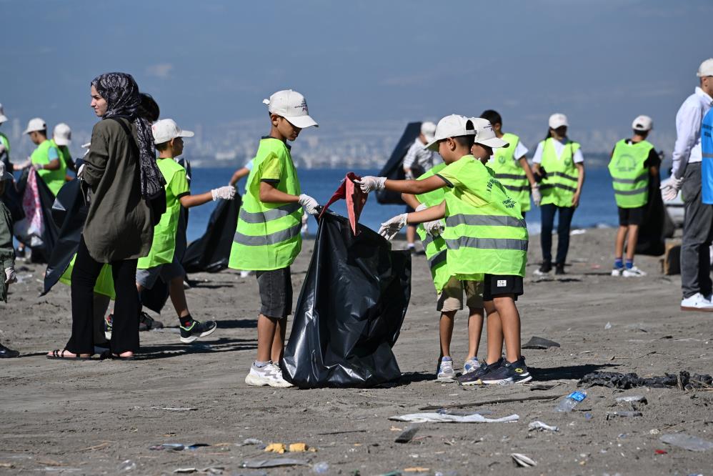 'Dünya Temizlik Günü’nde sahiller çöpten arındı