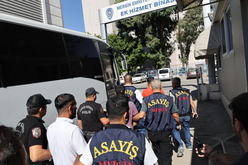 16 milyonluk soygun yaptılar, biri damda uyurken yakalandı