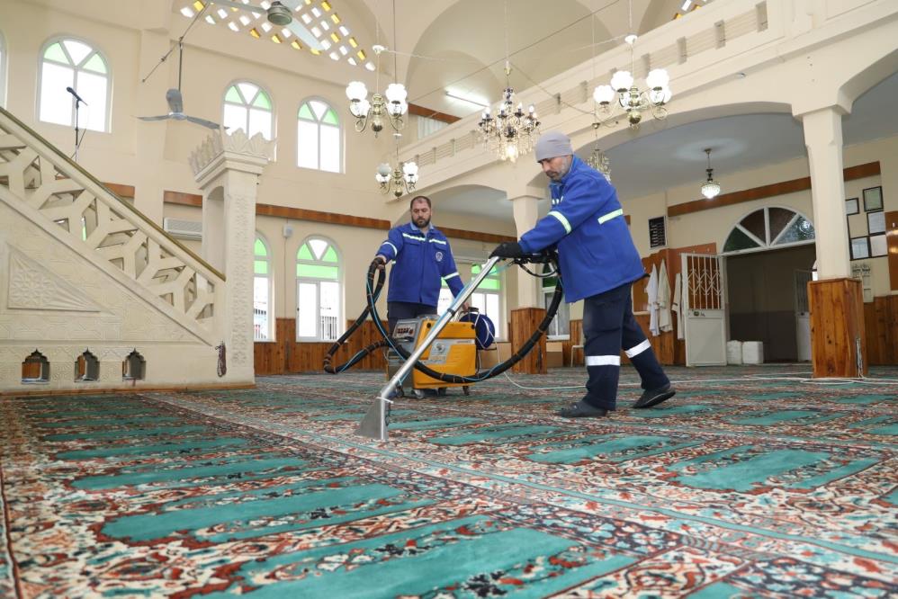 Camilerde Ramazan hazırlığı