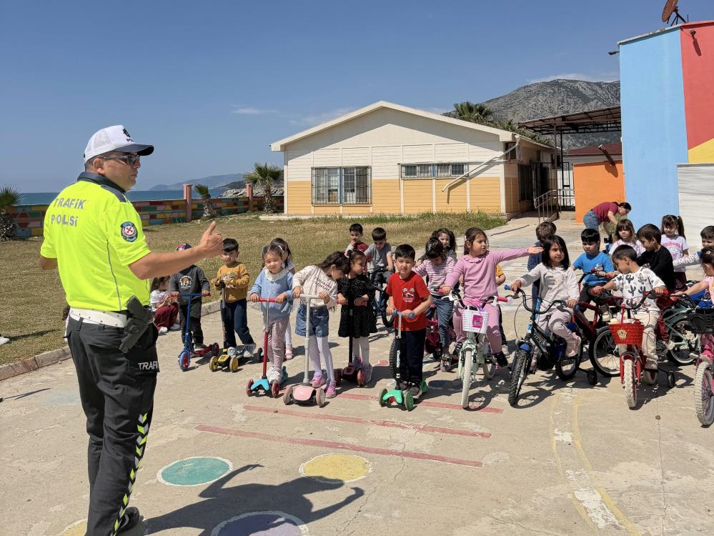 Bozyazı’da miniklere Trafik Haftası eğitimi