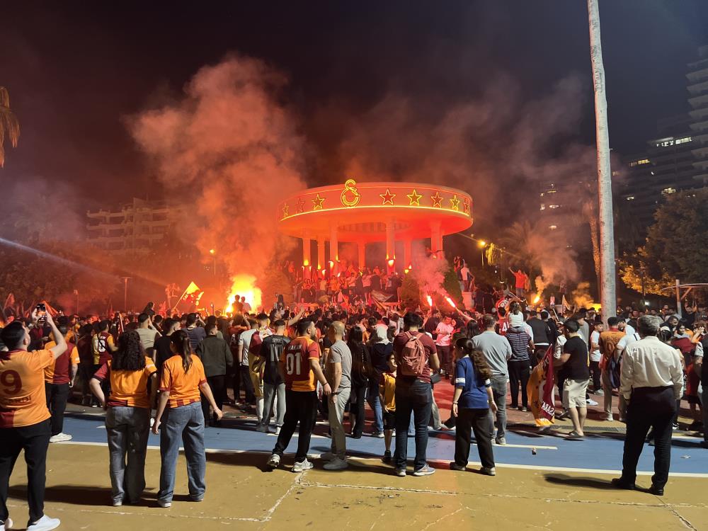 Galatasaray'ın şampiyonluğu büyük coşkuyla kutlandı