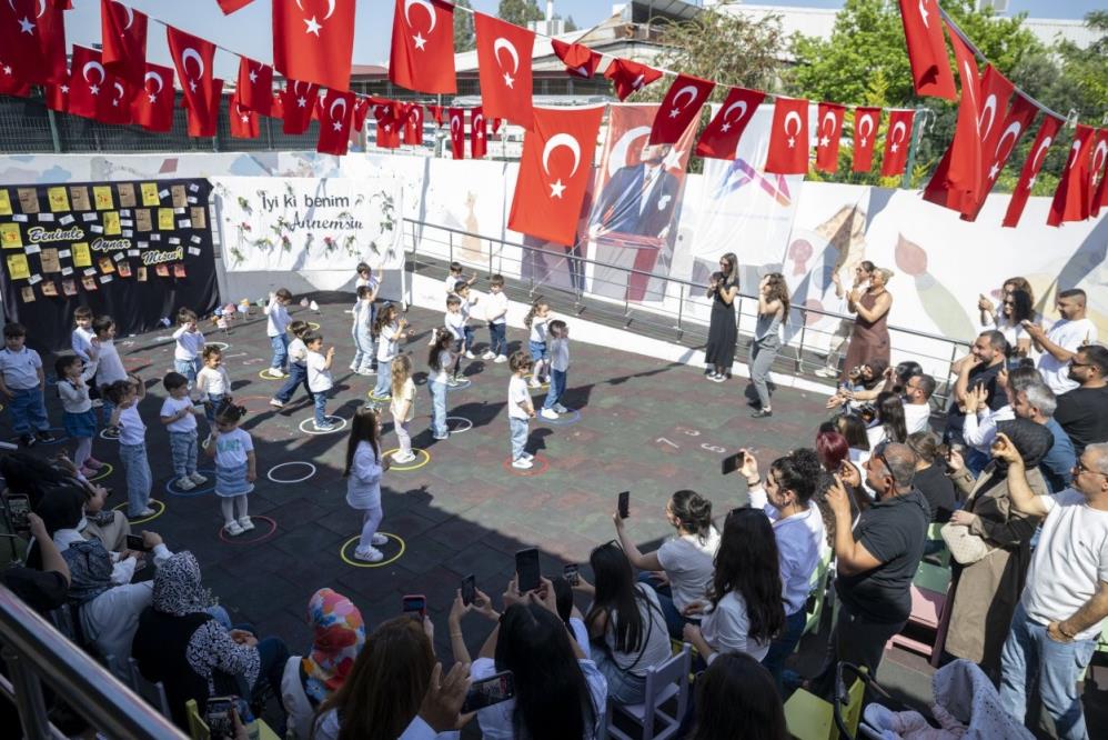 'Anneler Günü' çocukların kahkahalarıyla kutlandı