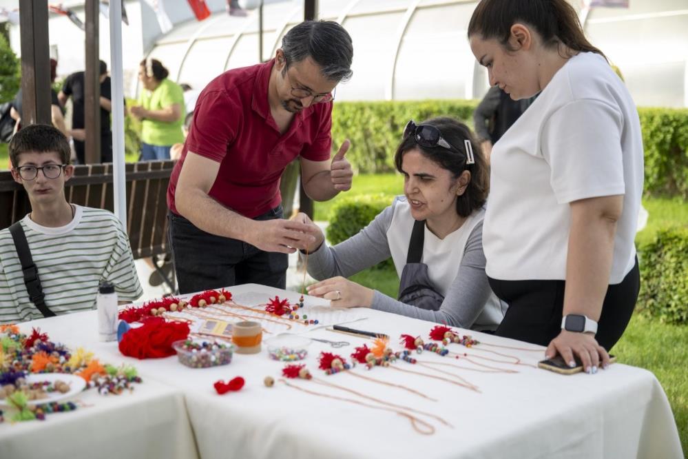  Engelliler Haftasında 60 vatandaşa akülü sandalye desteği