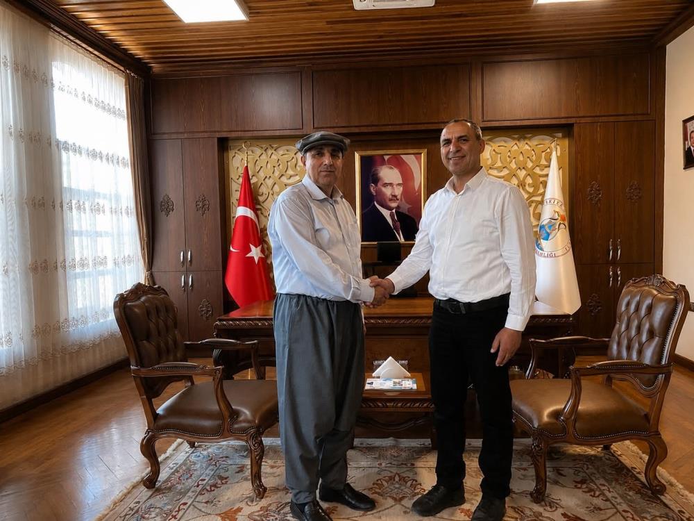 Silifke Kaymakamı Aslaner şalvar giyip kasket taktı