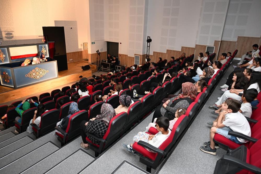 Büyükşehir Belediyesinden çocuklara kuklalı tiyatro sürprizi