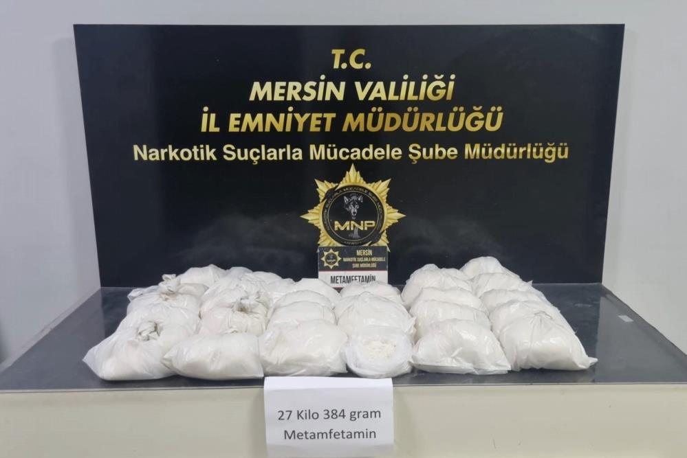 Depoya baskın: 27 kilodan fazla metamfetamin ele geçirildi