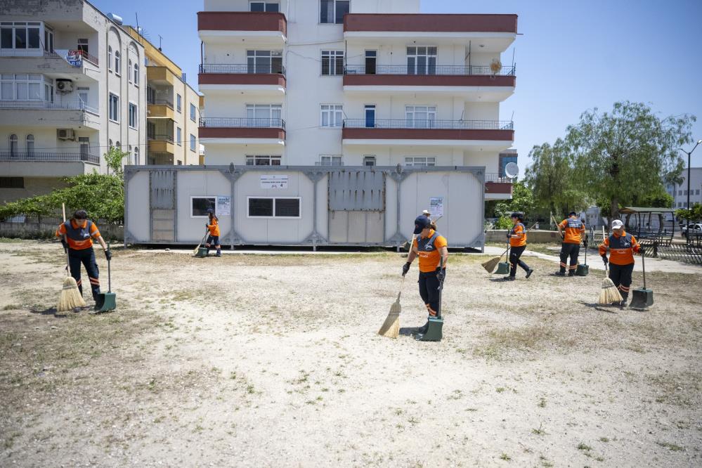 Kurban kesim alanlarında bayram temizliği
