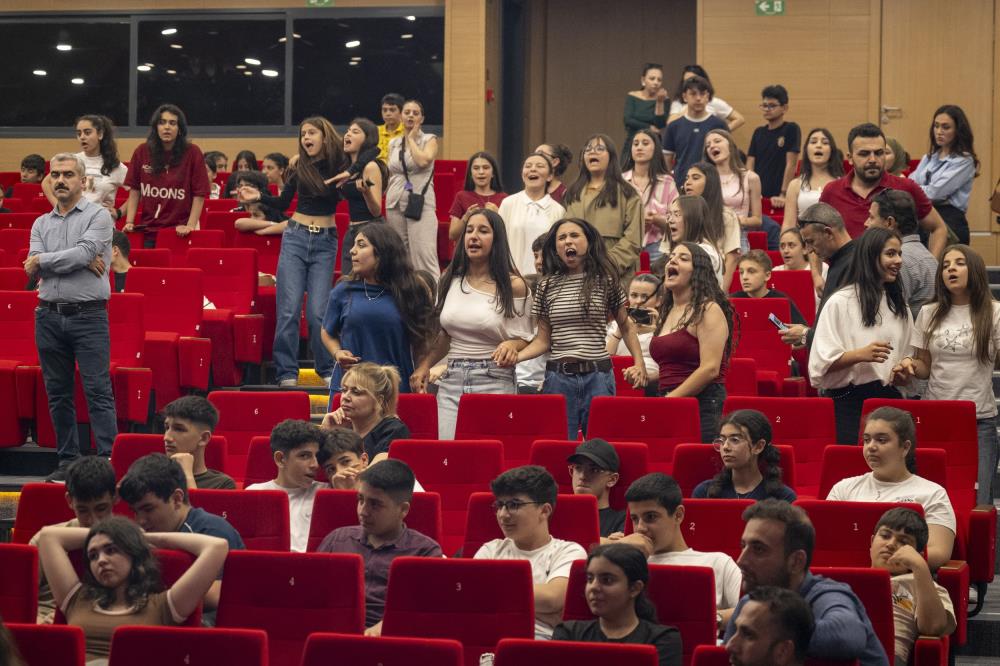 LGS öğrencilerine moral konseri