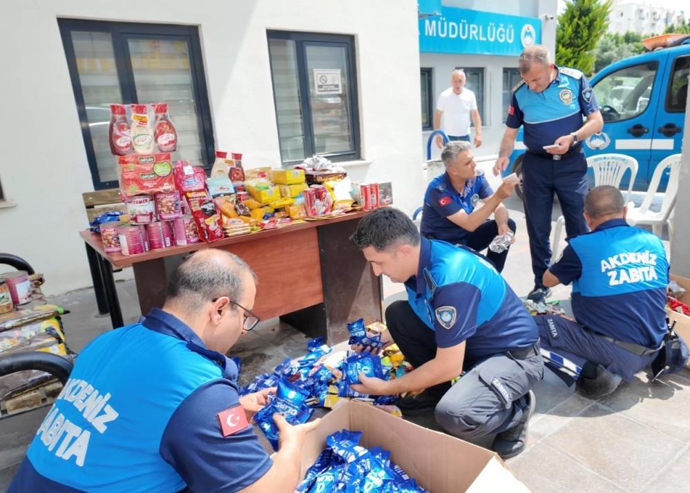 Tarihi geçmiş gıda ürünleri ele geçirildi