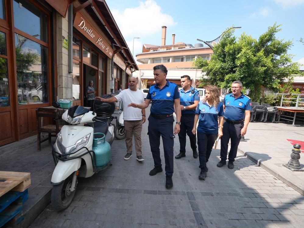 Zabıtadan esnafa ortak kullanım alanı bilgilendirmesi