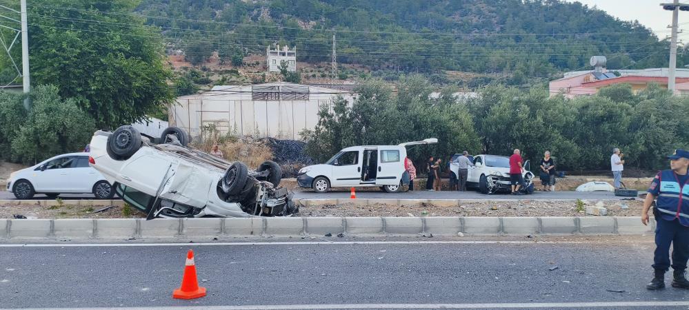Kaza yapan otomobil takla attı: 2 yaralı