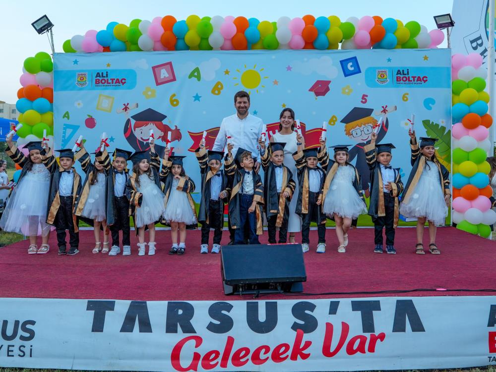  Belediyenin kreşlerinde mezuniyet coşkusu