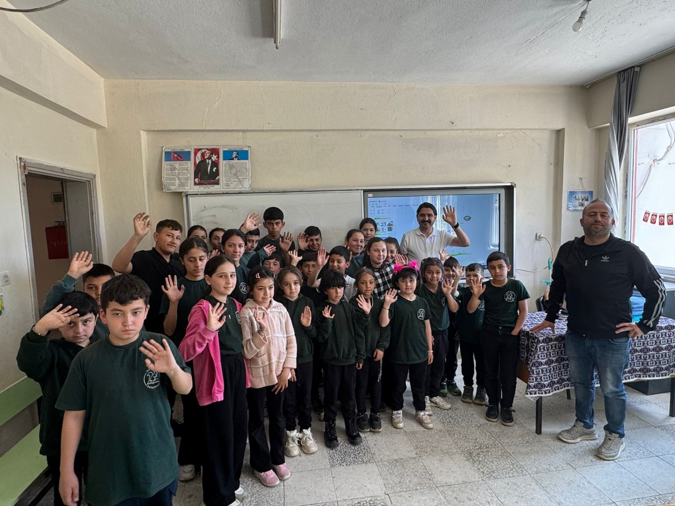 Anamur Belediyesi İlkokul Öğrencilerine Çevre Bilinci ve Sıfır Atık Eğitimi Verdi