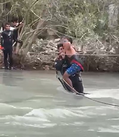 Derede mahsur kalan 7 kişi kurtarıldı