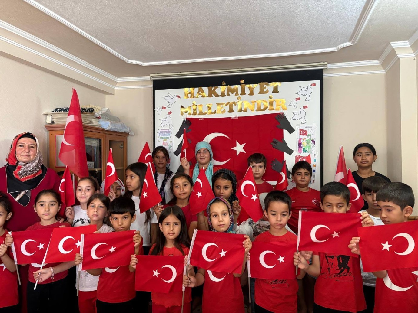 Anamur'da Yaz Kur'an Kursu Öğrencilerine 15 Temmuz Demokrasi ve Millî Birlik Ruhu Anlatıldı