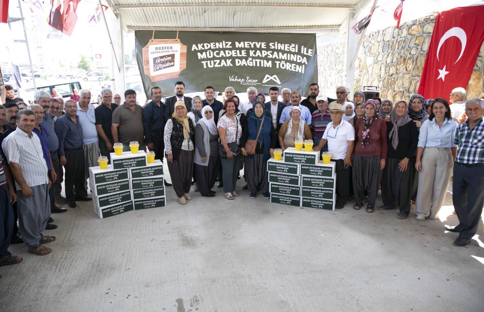 Akdeniz Meyve Sineğine karşı feromon tuzağı desteği