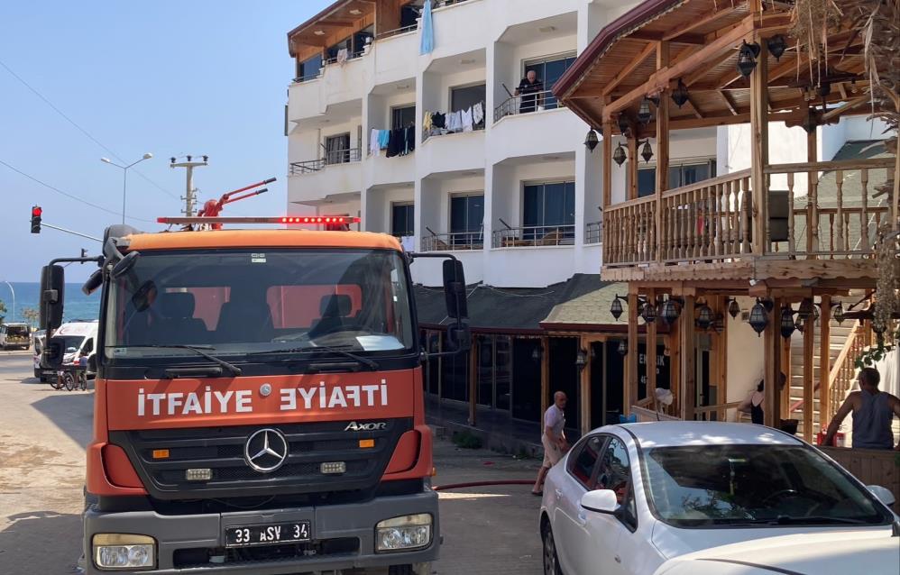 Otelde yangın: 9 kişi dumandan etkilendi