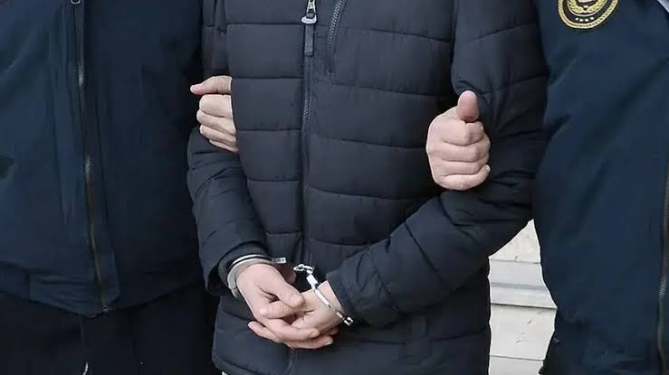 Aile içi silahlı kavgada; balkondaki komşu vurularak öldü