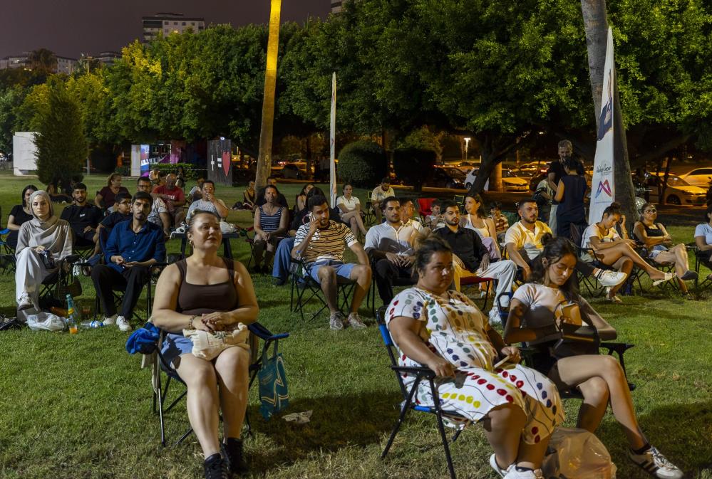 Yaz akşamları akustik konserlerle renkleniyor