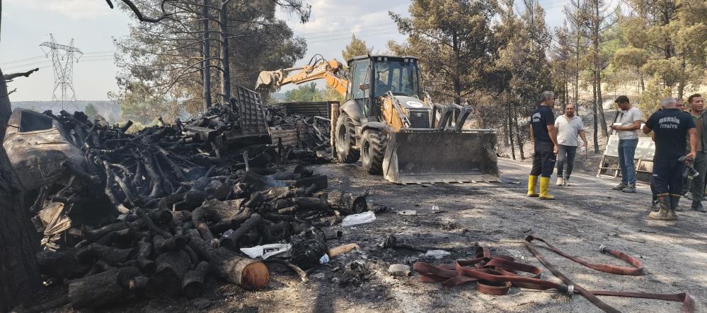 Kaza sonrası araçlar alev aldı