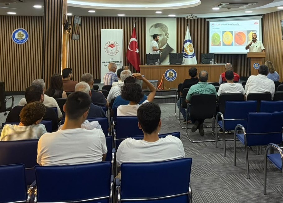 Turunçgil üreticilerine doğru hasat eğitimi