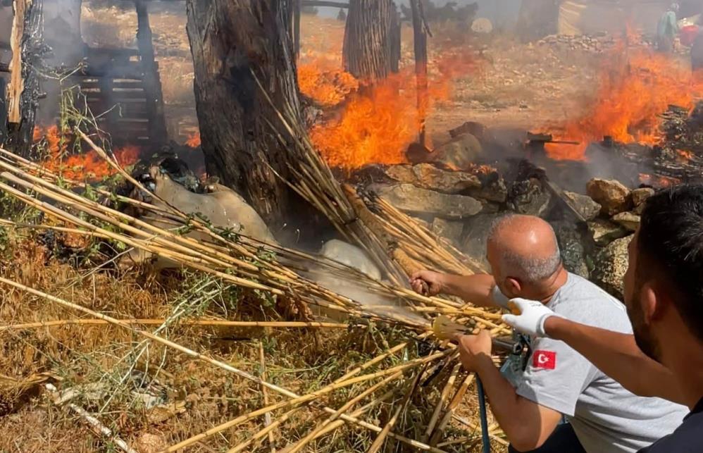 Yangına müdahale eden belediye çalışanları ödüllendirildi