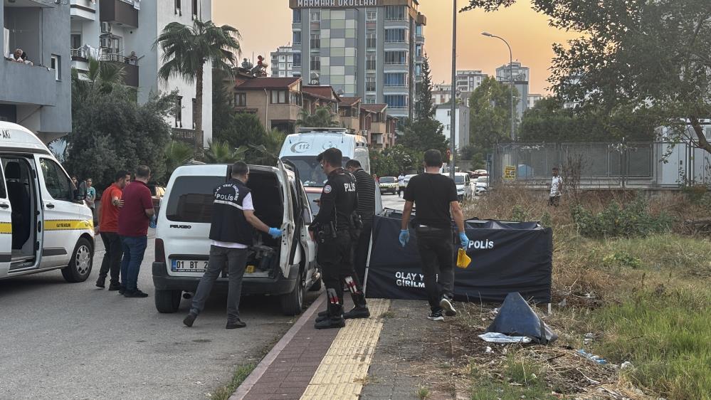 Alacak verecek kavgası kanlı bitti: Baba ve oğlu öldü, anne yaralı