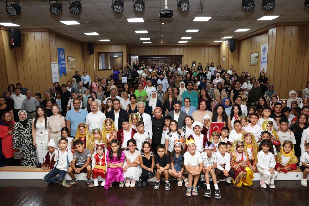'Emekten Sahneye' yılsonu sergisi