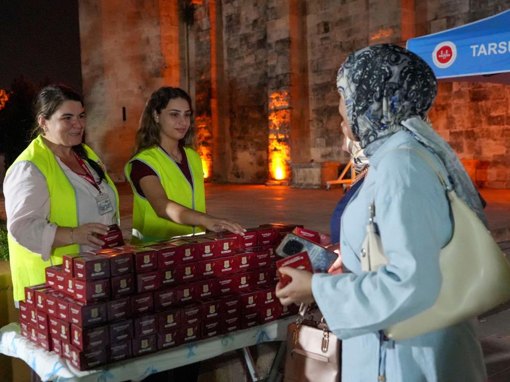 16 camide kandil simidi ikram edildi