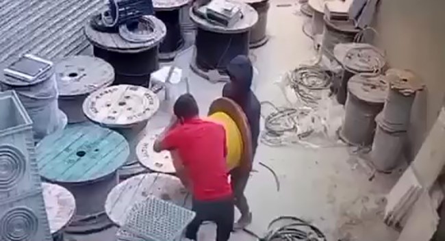 Konteynerlerden kablo vurgunu yaparken yakalanan suç makineleri tutuklandı