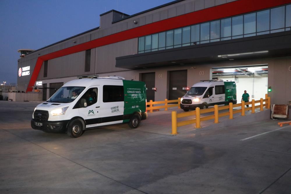 Girne'deki feribot faciasında ölen 2 kişinin cenazesi Mersin'e getirildi