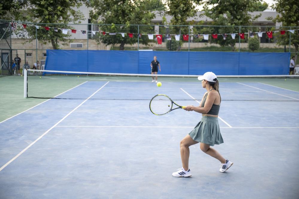 Tenis turnuvası tamamlandı