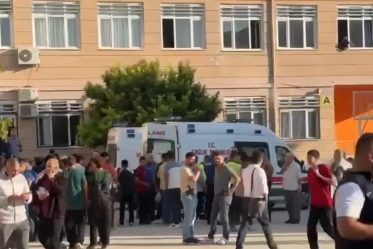 Manisa'da bir okula silahlı saldırı: Yaralı öğrenciler var!