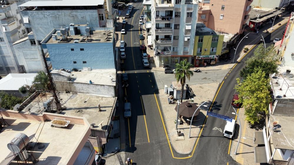 Anamur'da 3 cadde sıcak asfaltla yenilendi
