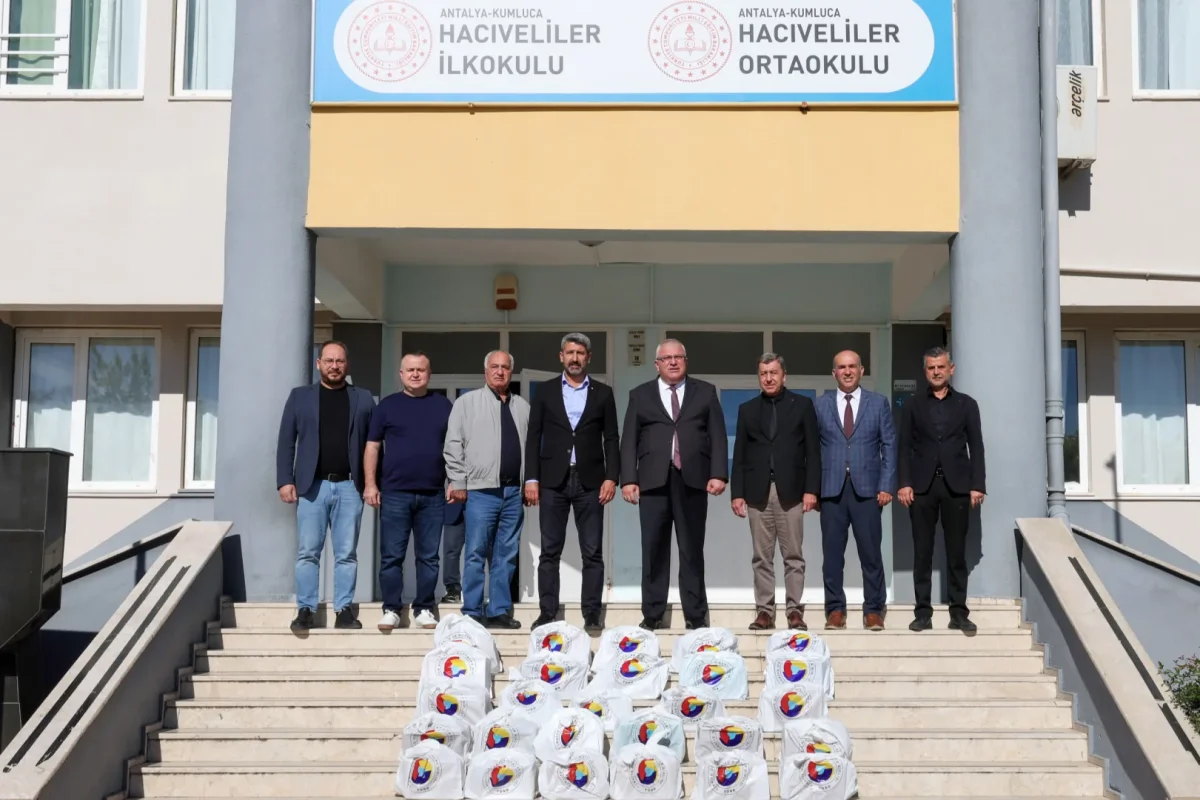 TOBB’dan Kumluca’da 525 öğrenciye ayakkabı desteği