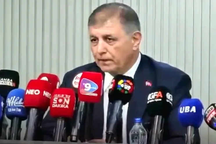 Başkan Tugay'dan esnaf buluşmasında iki önemli mesaj