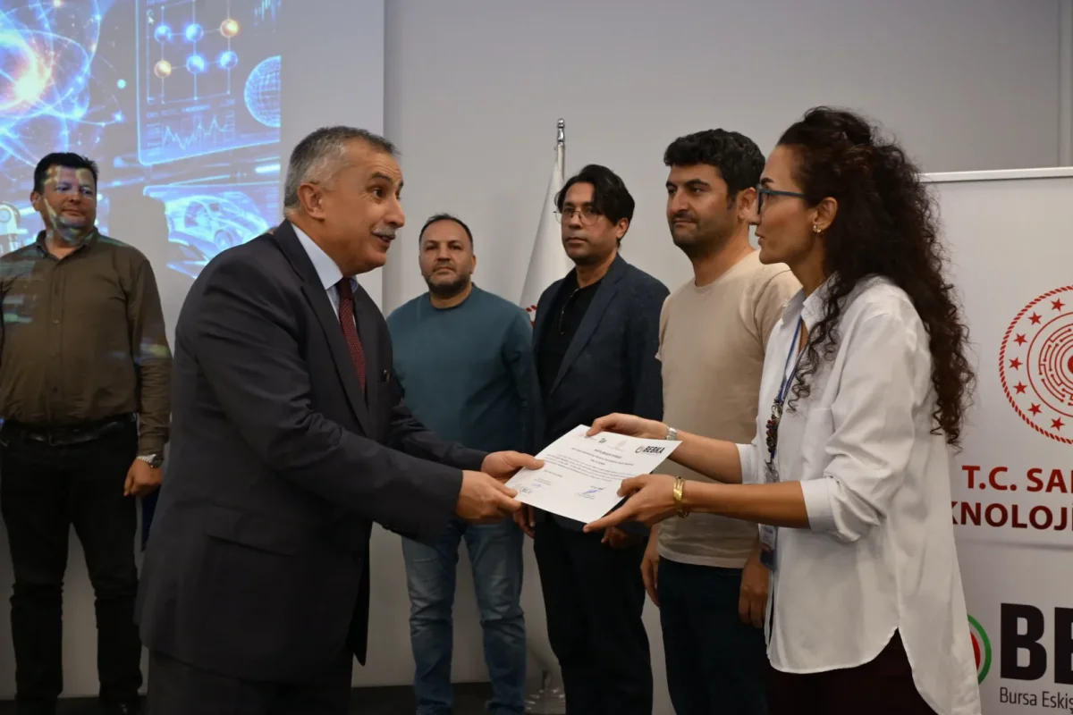 Bursa'da 'Akıllı Üretim Sistemlerinde Kuantum Teknolojilerine Hazırlık Akademisi' tamamlandı