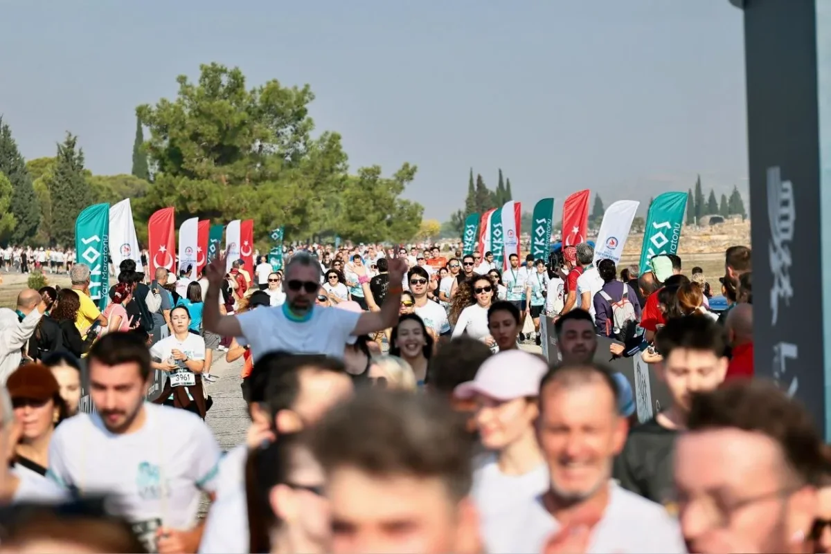 Denizli’de Lykos Yarı Maratonu rekoru! 20 bin kişi Pamukkale’de buluştu