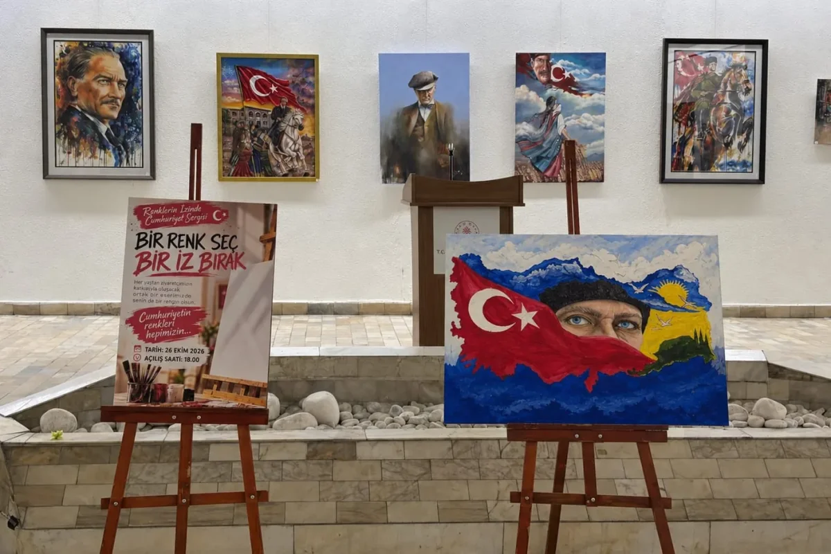 “Renklerin İzinde Cumhuriyet Sergisi” Bursa'da kapılarını açtı