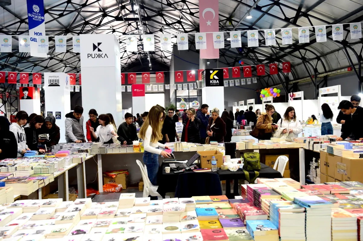Malatya Kitap Fuarı’na 5 günde 100 bini aşkın ziyaretçi