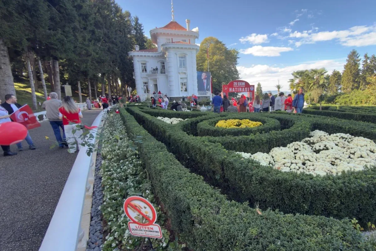Cumhuriyet Bayramı'nda Atatürk Köşkü'ne yoğun ilgi