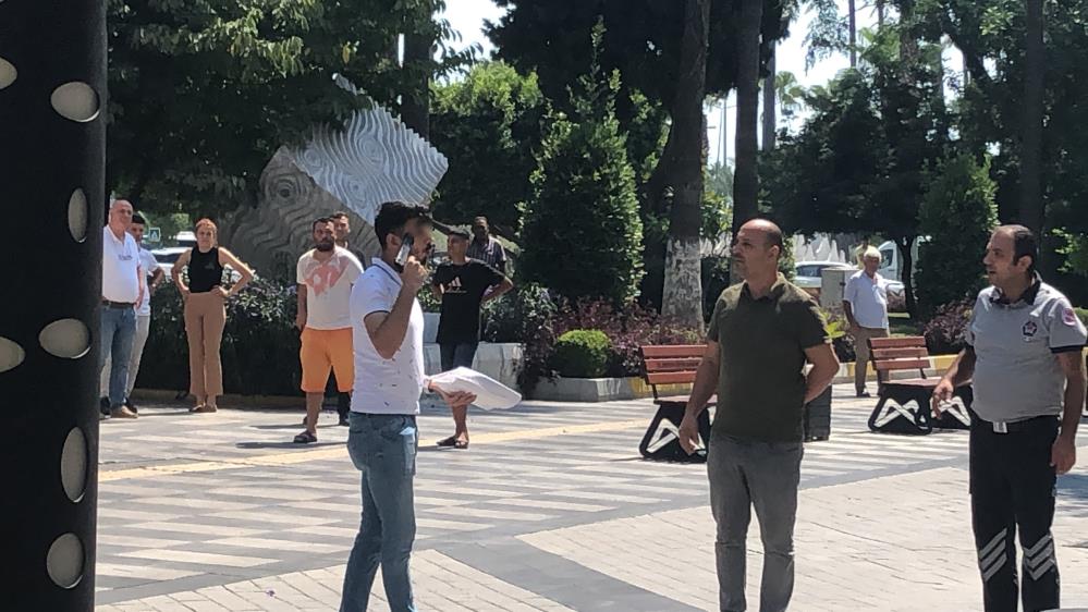 SGK önünde silahı başına dayadı