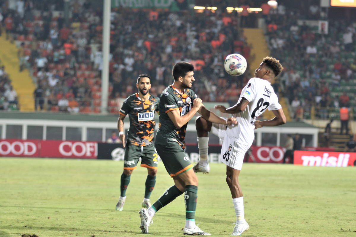 Beşiktaş üstünlüğünü koruyamadı!